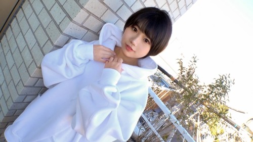 SIRO-5071 Surprisingly perverted with a cute face Just wearing a baggy hoodie and not wearing pants or skirts panties as soon as you turn up the hoodie A strong girl who came to the AV shoot like a step ahead of the exhibitionist. AV application on